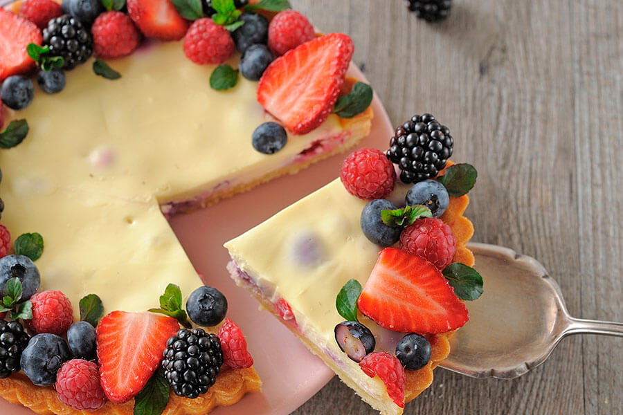 Cheesecake-style summer fruit tart